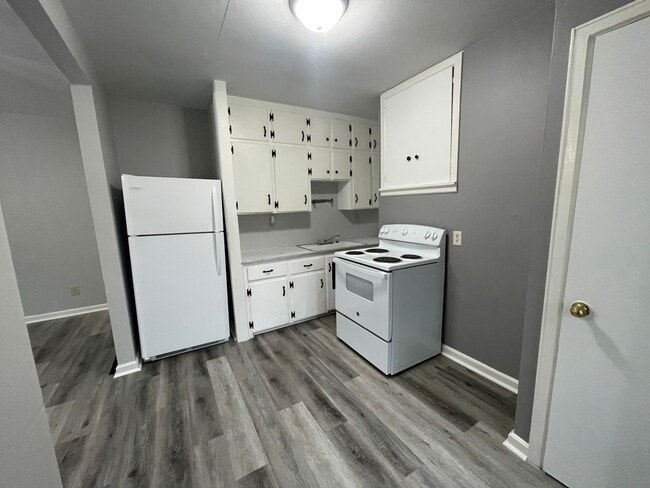 Building Photo - 2 bed, 1 bath home for rent in Waterloo