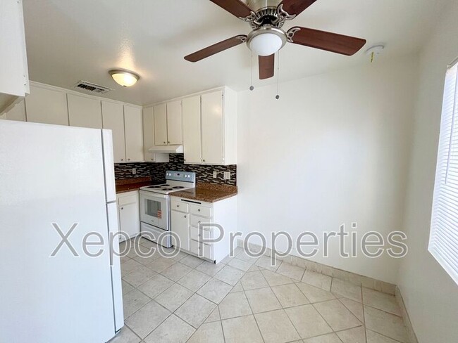 Building Photo - 555 E Cottonwood Rd