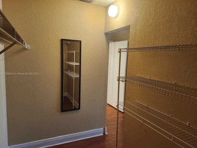 Building Photo - 3860 Coral Tree Cir