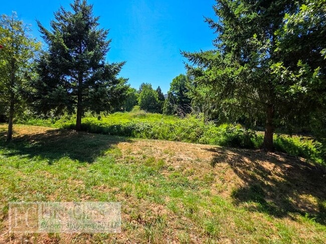 Building Photo - 503 SW 207th Ave