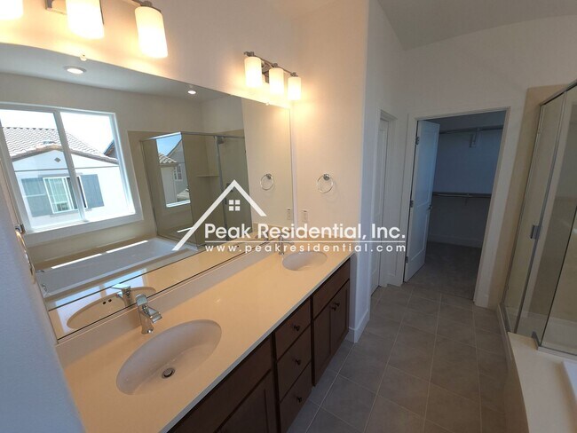 Building Photo - Brand New 3bd/2.5ba Folsom Home with 2 Car Garage