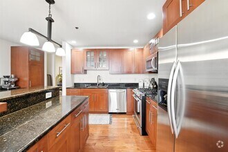 Building Photo - 1025 Maxwell Ln