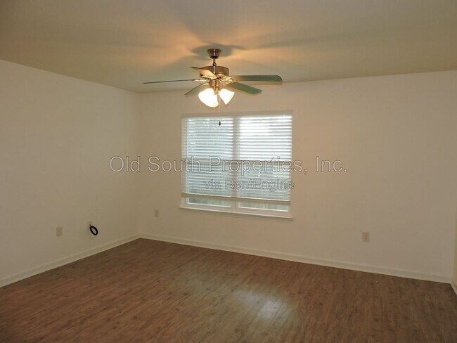 Building Photo - 5780 Blackhorse Cir