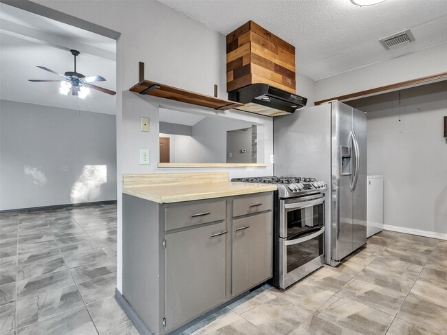 Building Photo - 1827 Polley Ct