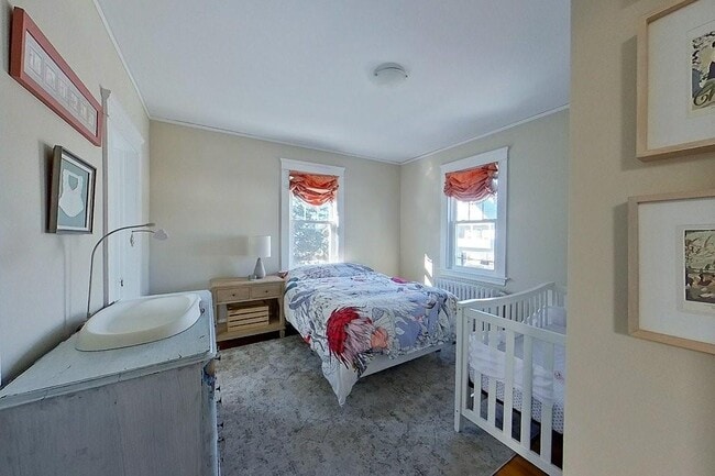 Building Photo - 27 Cranston Ave