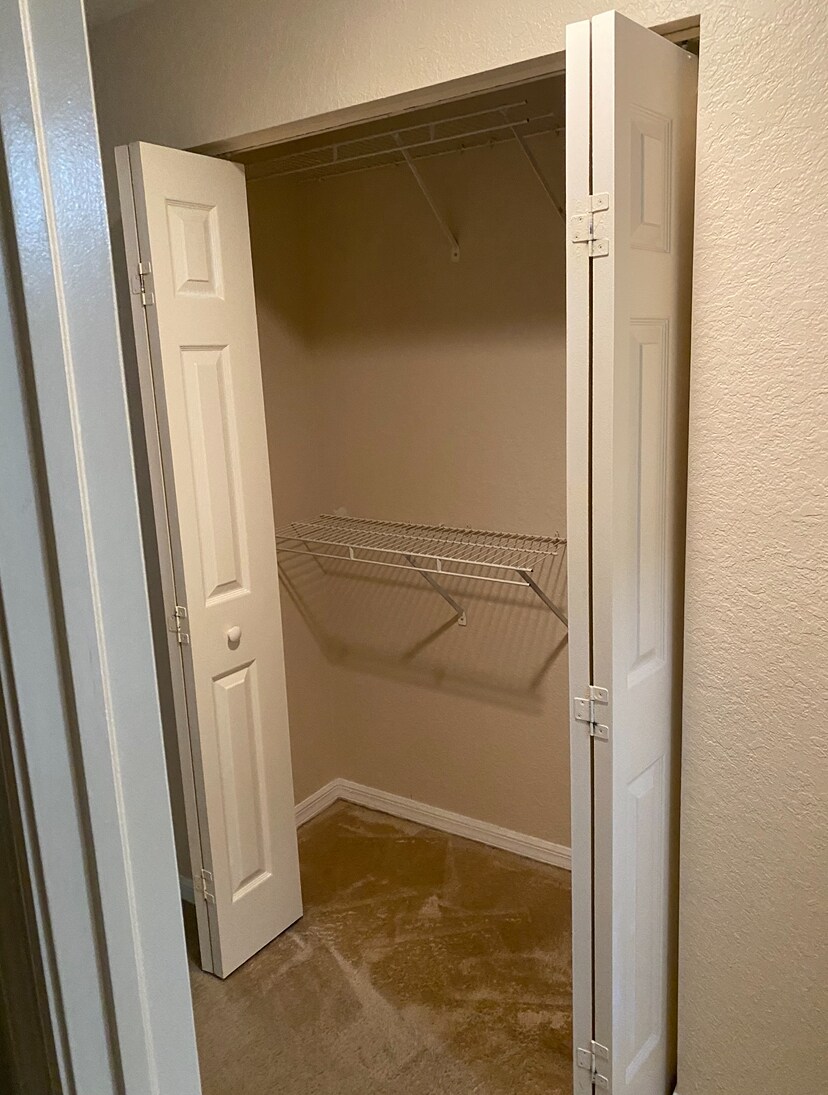 Bed rm closet - 4670 Saint Croix Ln