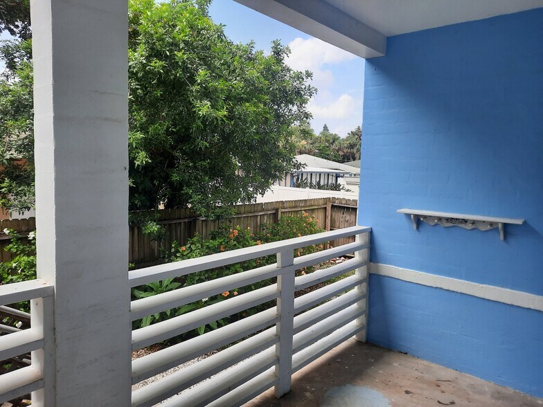 Building Photo - 512 Phoenix Ave