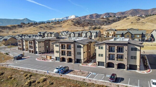 Building Photo - 2 Bedroom 2 Bath Luxury Apartment near Garden of the Gods and Ute Valley