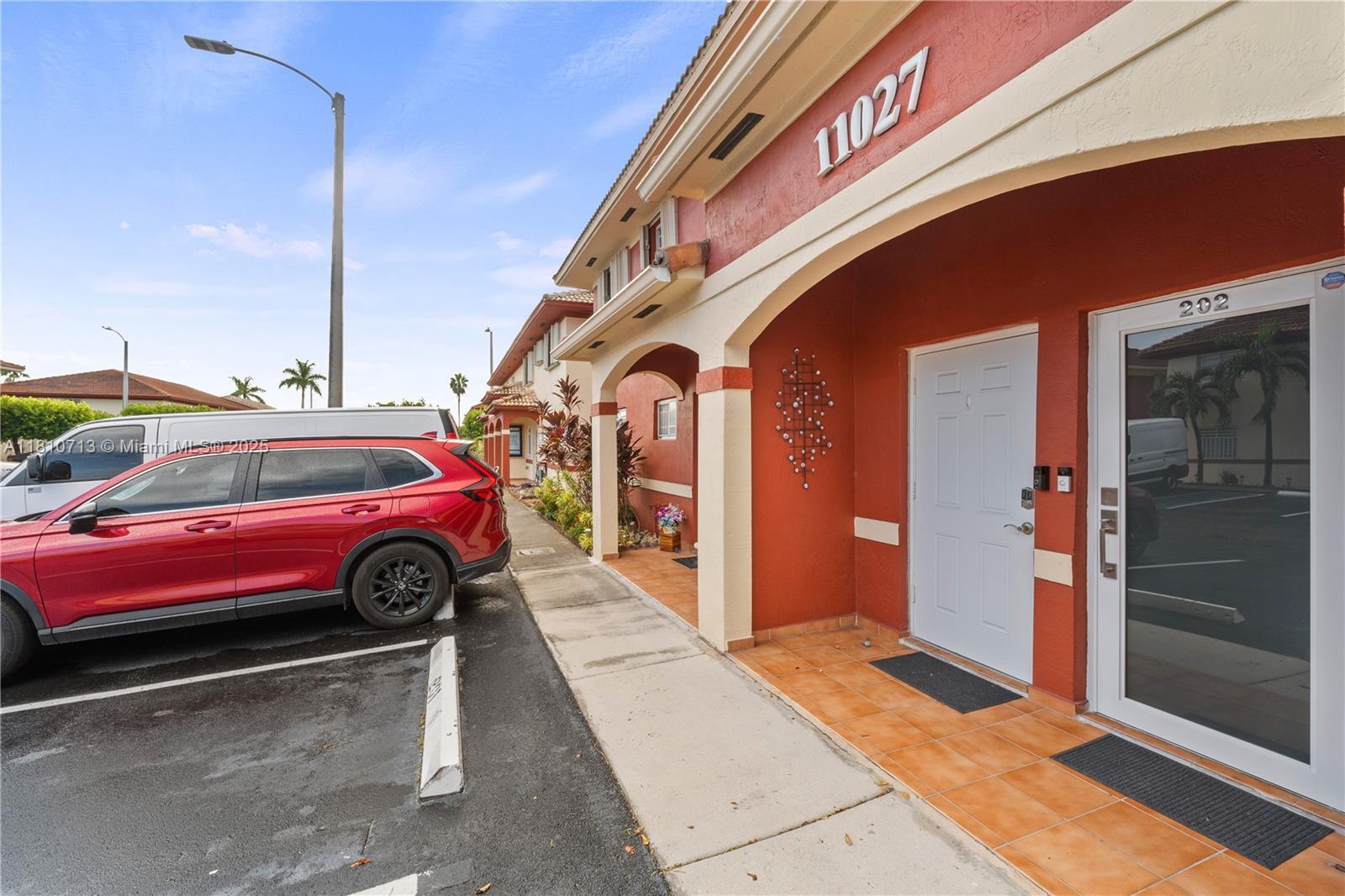 Building Photo - 11027 W Okeechobee Rd