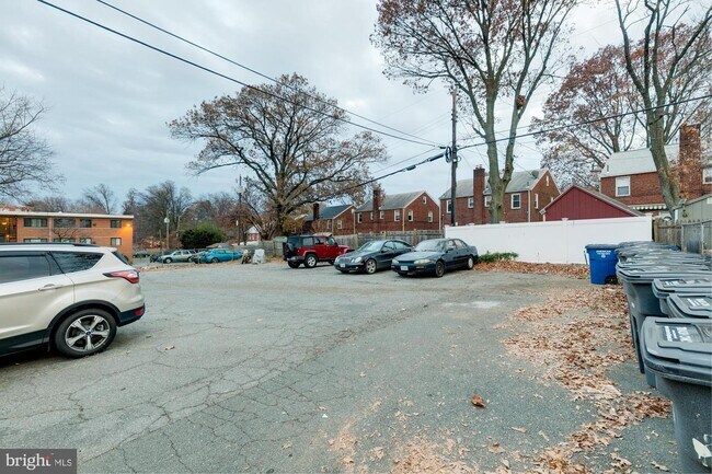 Building Photo - 500 S Courthouse Rd