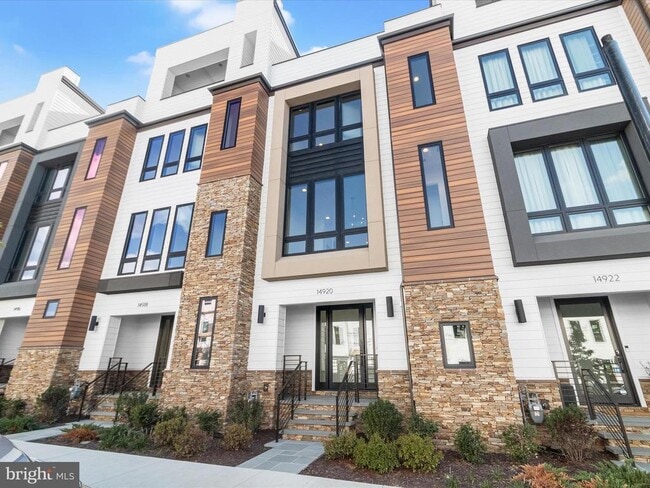 Building Photo - 14920 Dispatch St