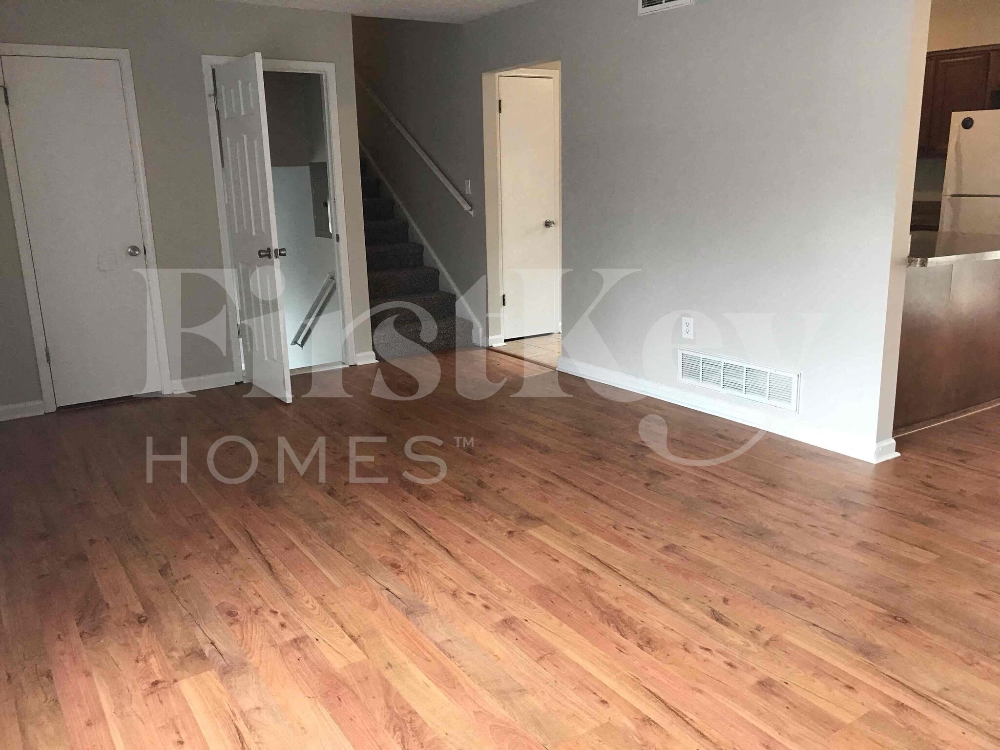 Building Photo - 1006 Hicksmil Ct SW