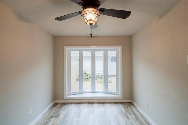 Building Photo - 1411 Ramada Dr