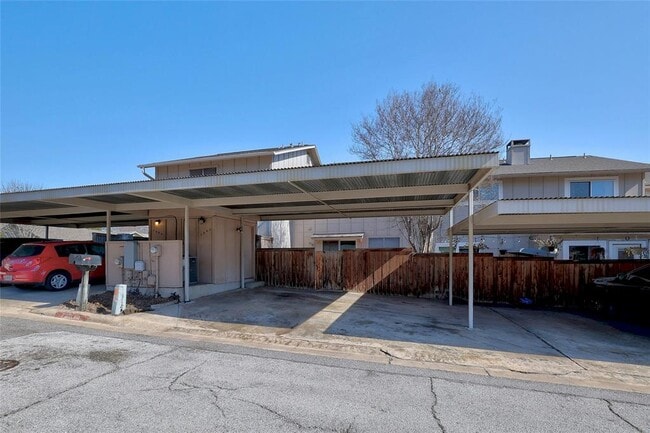 Building Photo - 2002 Millay Dr