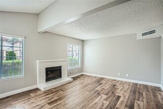 Building Photo - 2910 Currant Ln