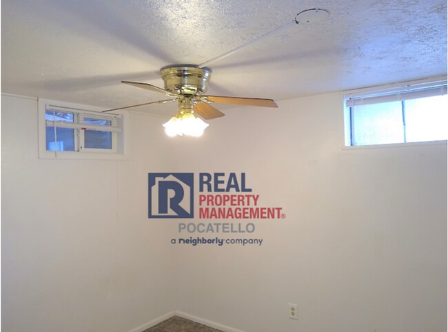 Building Photo - 625 El Rancho Blvd