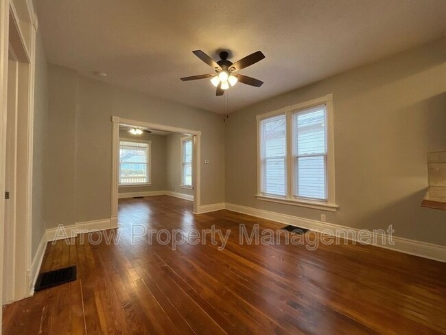 Building Photo - 918 S 10th St