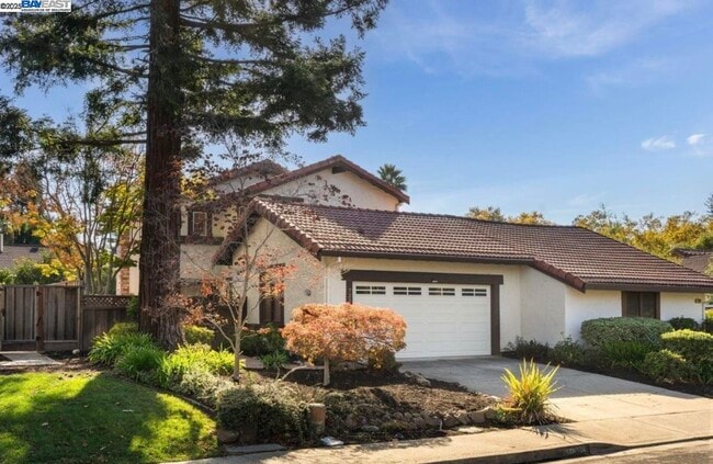 Primary Photo - 725 Old Creek Rd