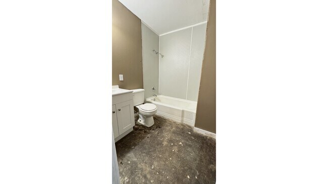 Building Photo - 808 Kyle St