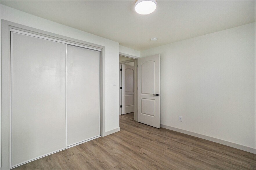 Building Photo - 1108-1110 Ponderosa Dr