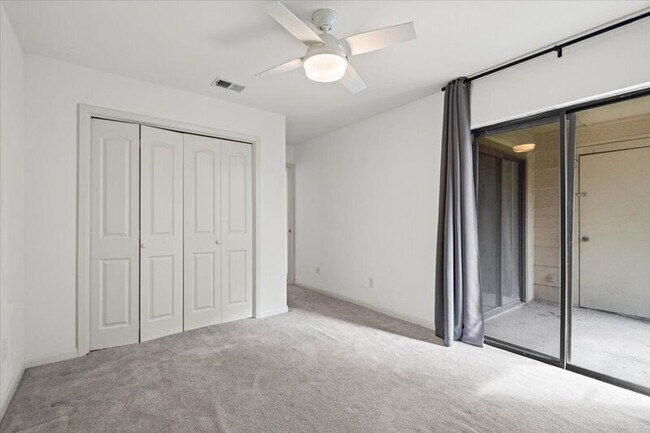 Building Photo - 1705 Crossing Pl