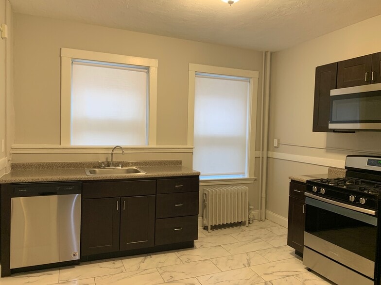 Building Photo - 226 South St