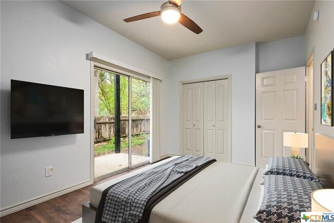 Building Photo - 100 Jackman St