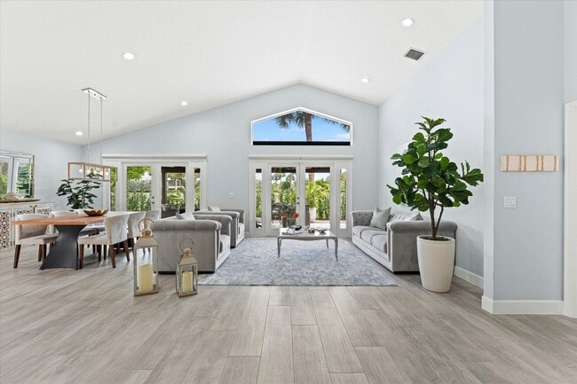 Building Photo - 10112 Aqua Vista Way