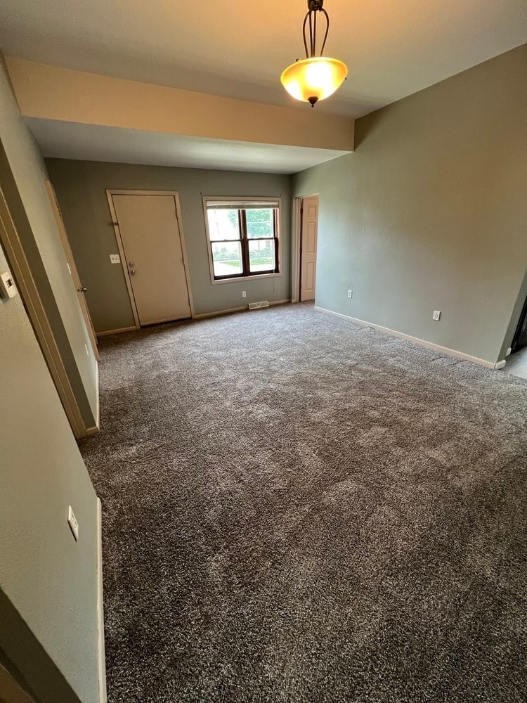 Building Photo - 812 Chicago Ave