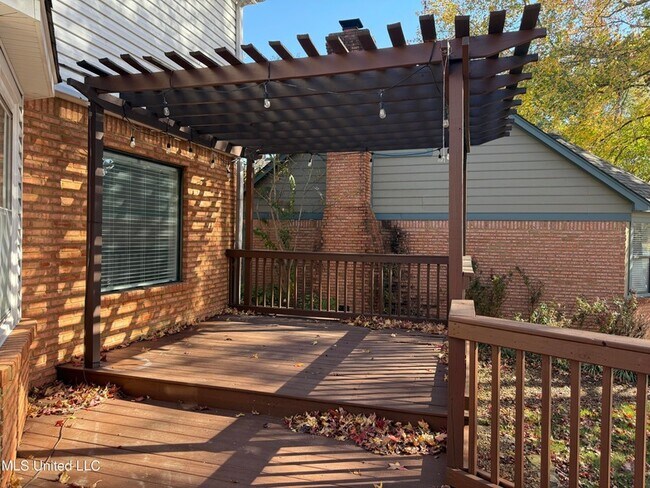 Building Photo - 1327 Fox Chase Dr