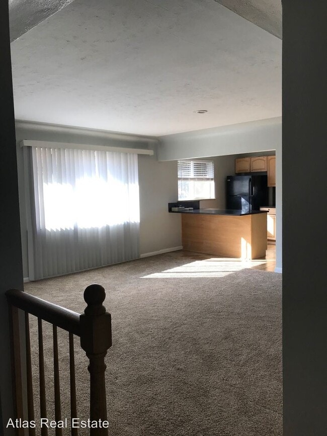 Building Photo - 3318-3352 N High St