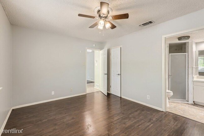 Building Photo - 4 br, 2 bath House - 5623 Lon Chaney Drive