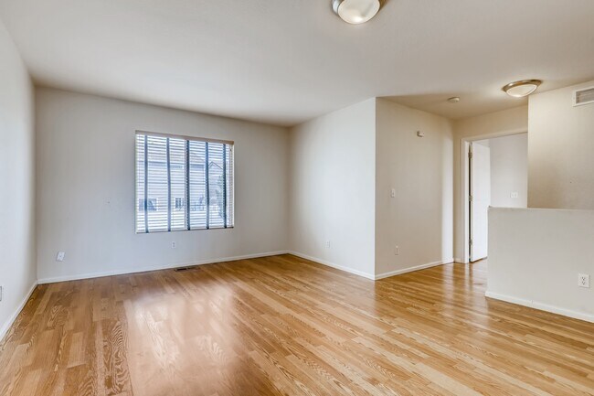 Bonus Room - 5120 Perth St