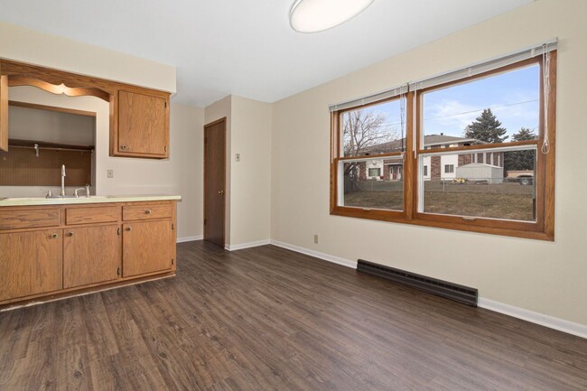Building Photo - 8718 Westbrook Dr