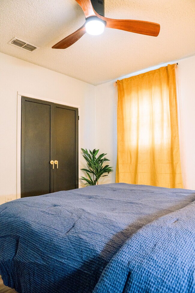 Building Photo - 2436 24th St