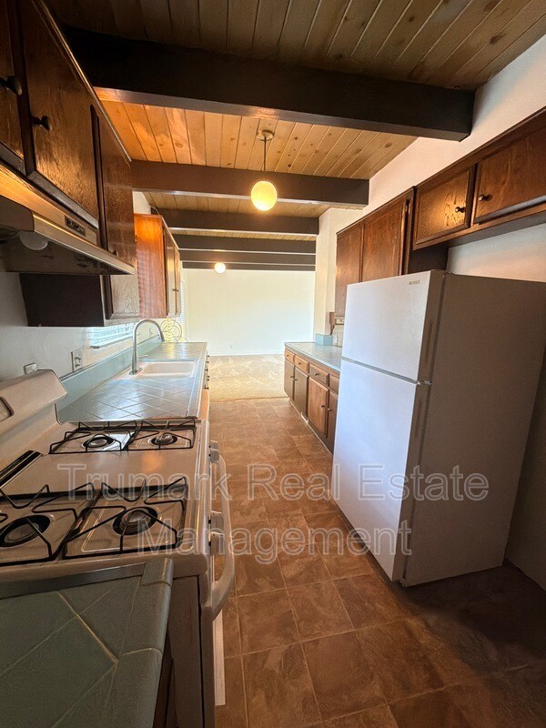 Building Photo - 3941 Clayton Ave W