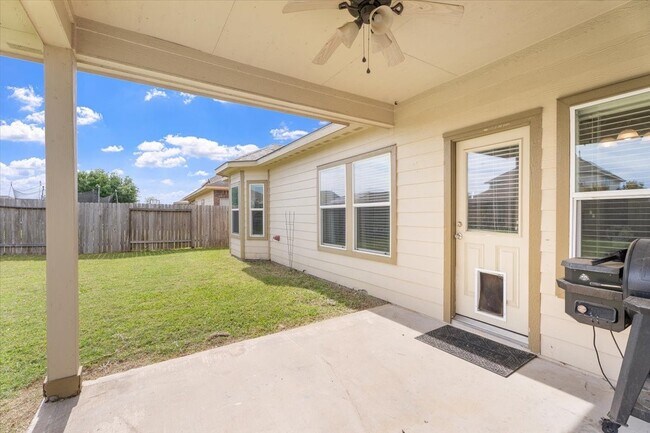 Building Photo - 285 Country Crossing Cir