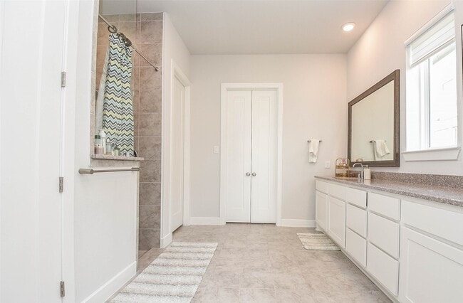 Building Photo - 8906 Luddenham Lilac Ln