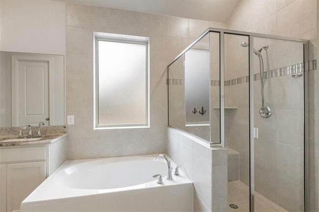 Building Photo - 218 Gulfton St