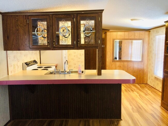 Building Photo - MOVE-IN READY! NO HUD OR SECTION 8