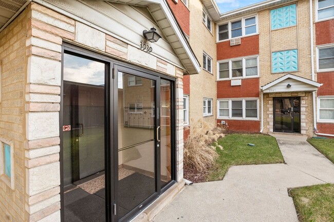 Interior Photo - 3939-41 W 63rd St. Chicago IL