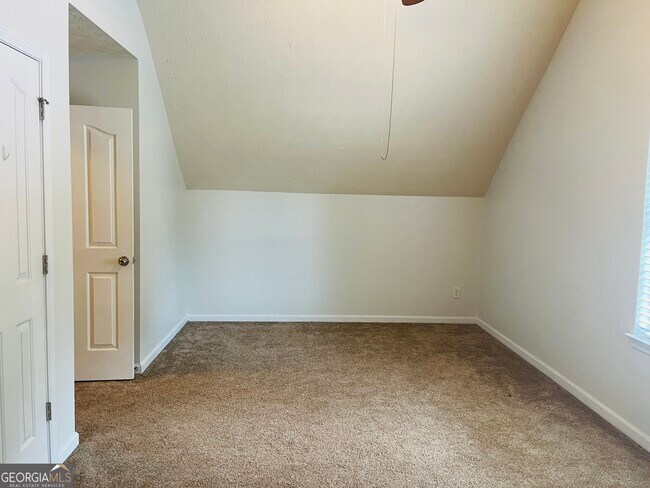 Building Photo - 5 Stony Oak Dr