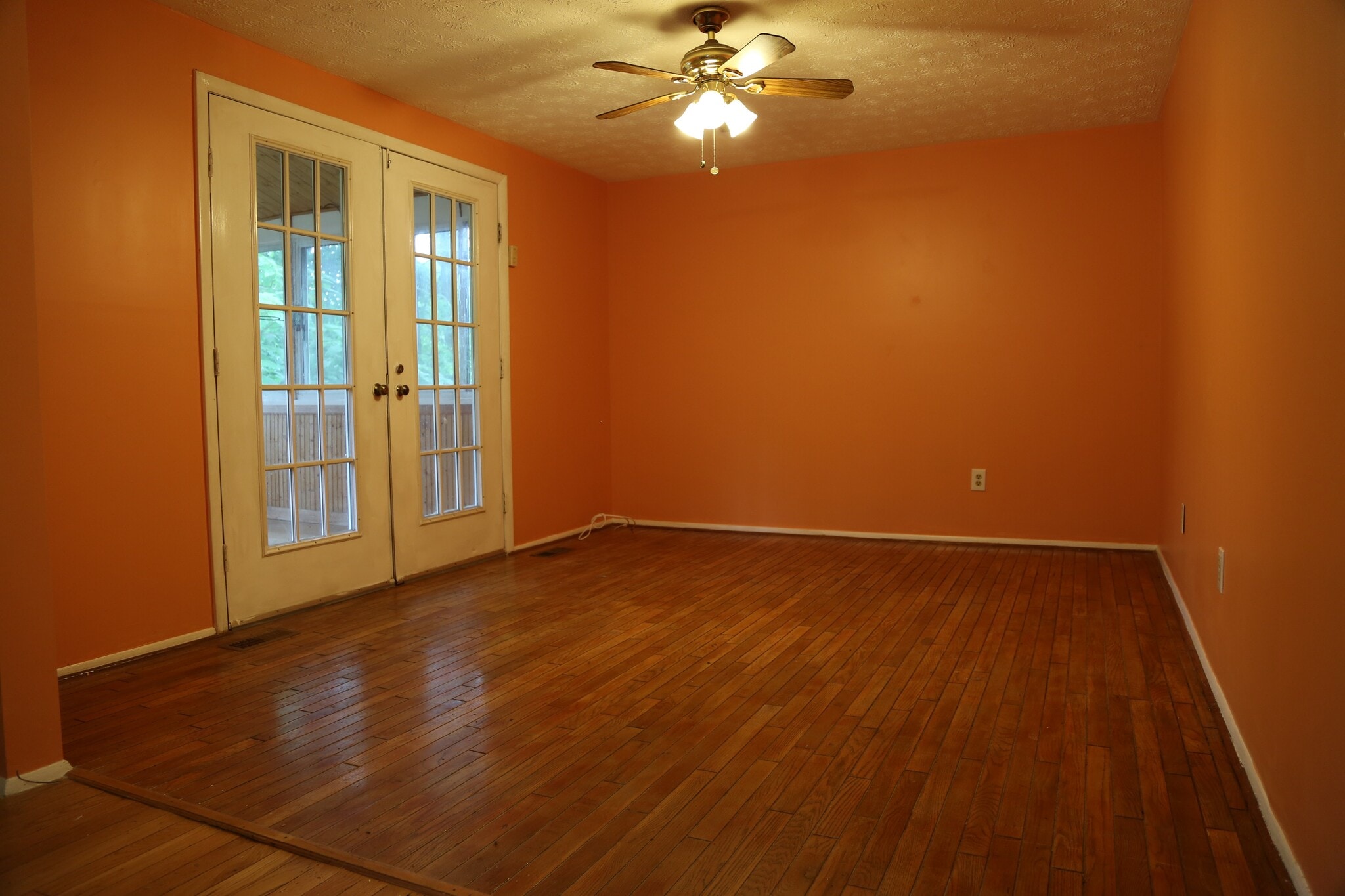 Family Room - 12945 Pinecrest road