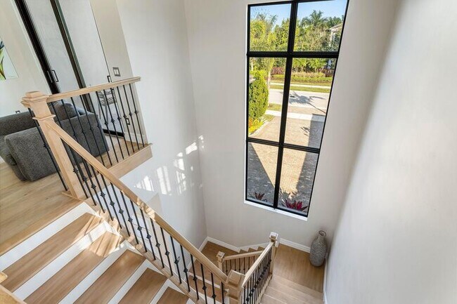 Building Photo - 17317 Santaluce Mnr