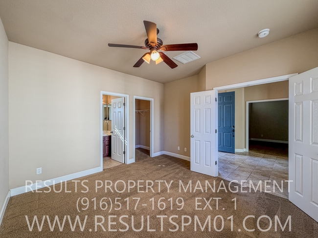 Building Photo - Elegance and spacious Mini Mansion