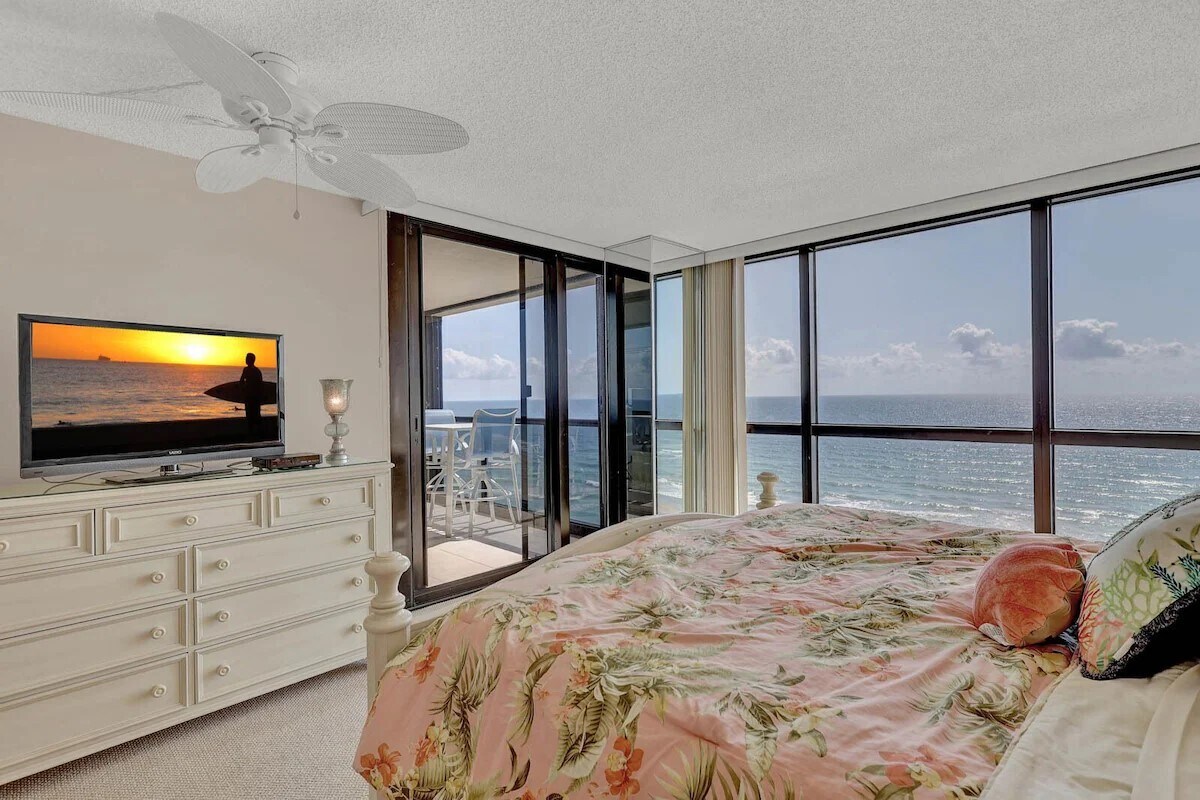 Building Photo - 10410 S Ocean Dr