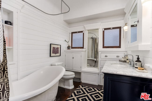 Building Photo - 3438 4th Ave