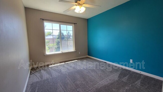 Building Photo - 251 Sunshine Dr