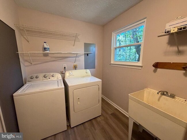 Building Photo - 184 Fargo Rd