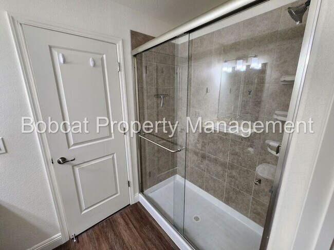 Building Photo - 1234 Saltern Dr